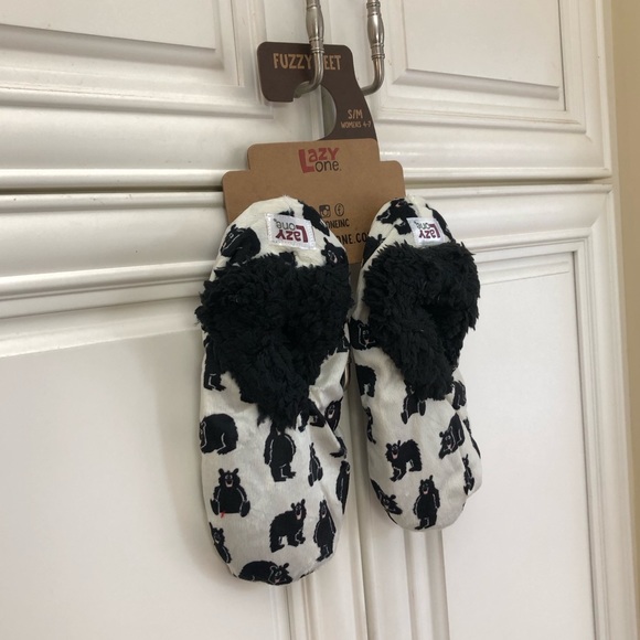 🐻 NWT Lazy One Women’s Family Bear Fuzzy Feet slippers - Picture 2 of 9
